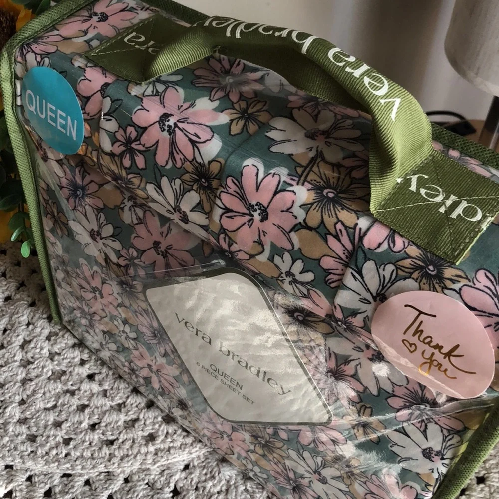 Vera Bradley QUEEN Sheet Set with Floral Pattern